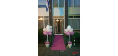 feestloper fuchsia loper met ballonnen boompjes